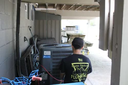 How AC Contractors in Pittsburgh Shaler Help Keep Homes Comfortable