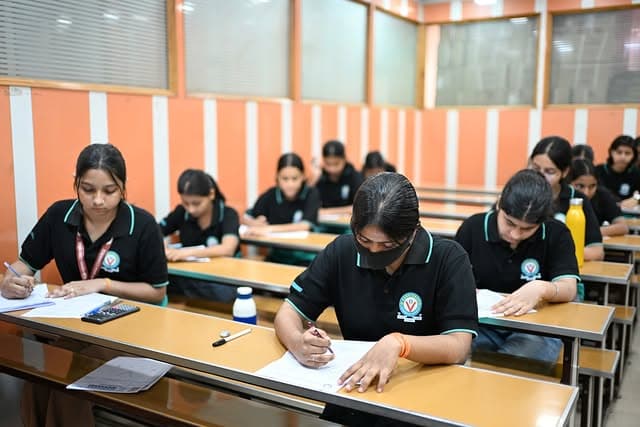 Best Commerce Coaching in Patna – Complete Guide for Class 11, 12, CA & CUET Students