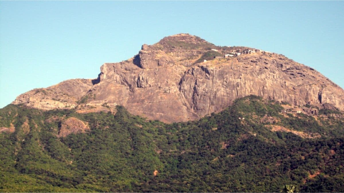 Girnar Hill Junagadh – A Spiritual and Scenic Gujarat Destination