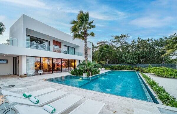 How a Belize Real Estate Company Simplifies the Buying Process