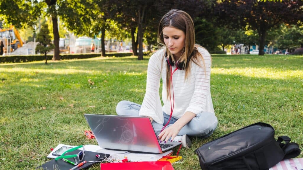 Best Distance Education Colleges in Bangalore for BBA, BCA, and MCA Courses