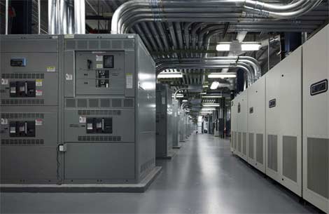 How Floor PDUs Support High-Density Data Centers