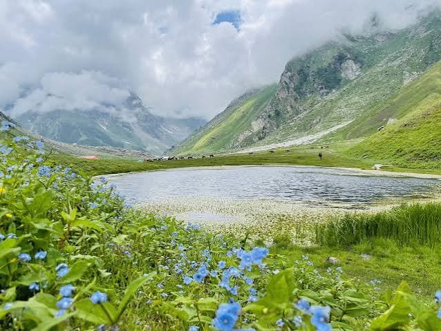 Pin Bhaba Pass Trek: A Journey Through Himachal’s Most Diverse Landscapes