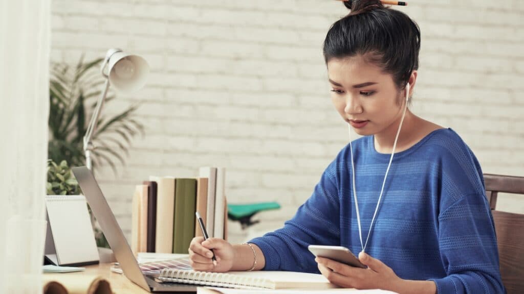 How Employers View Online Distance Learning Degrees in India