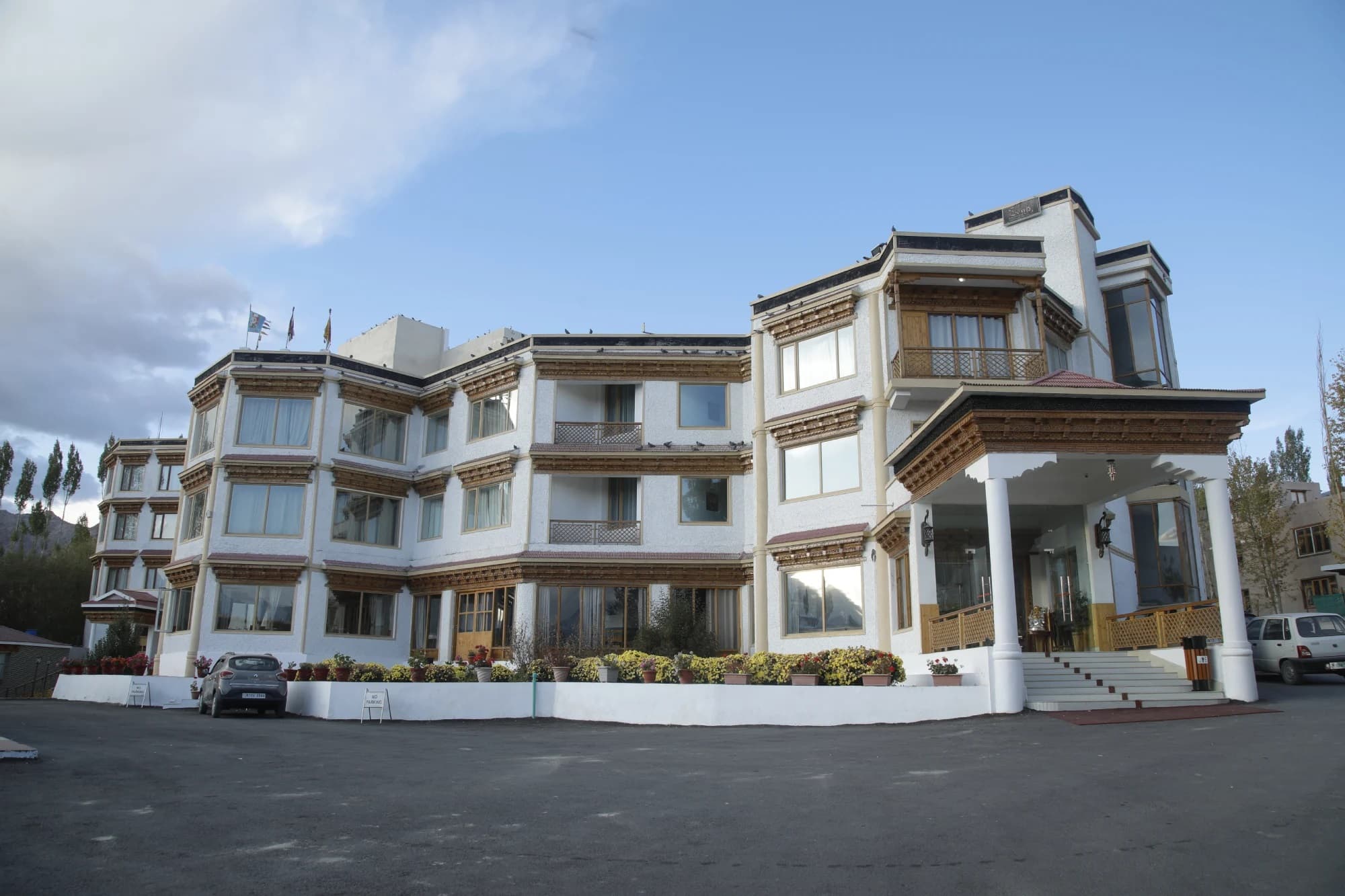 best hotels in ladakh Elegant Accommodation Offering Modern Comfort and Luxury Experience