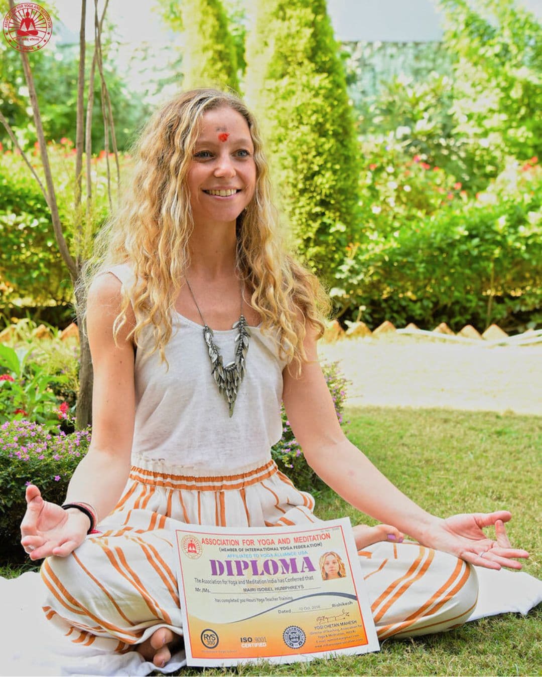 Choosing the Right 200 Hour Yoga Teacher Training in Rishikesh: A Closer Look at AYM Yoga School