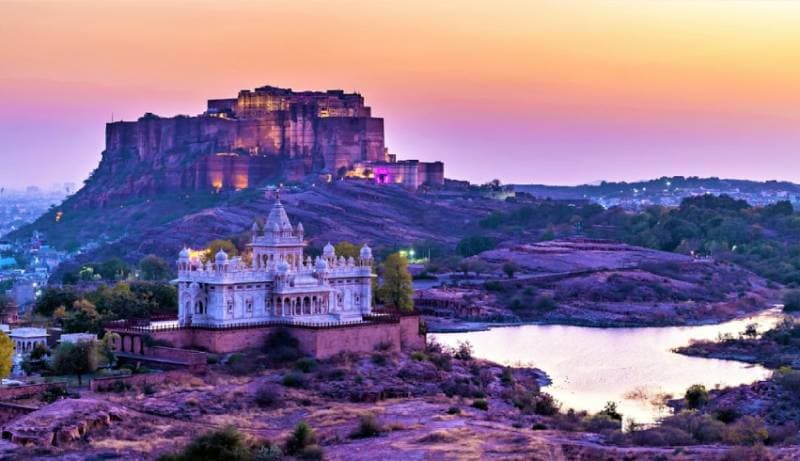 Complete Jaisalmer Travel Guide: Best Jeep Safari Packages, Taxi Rental Services & Jawai Leopard Safari Experiences