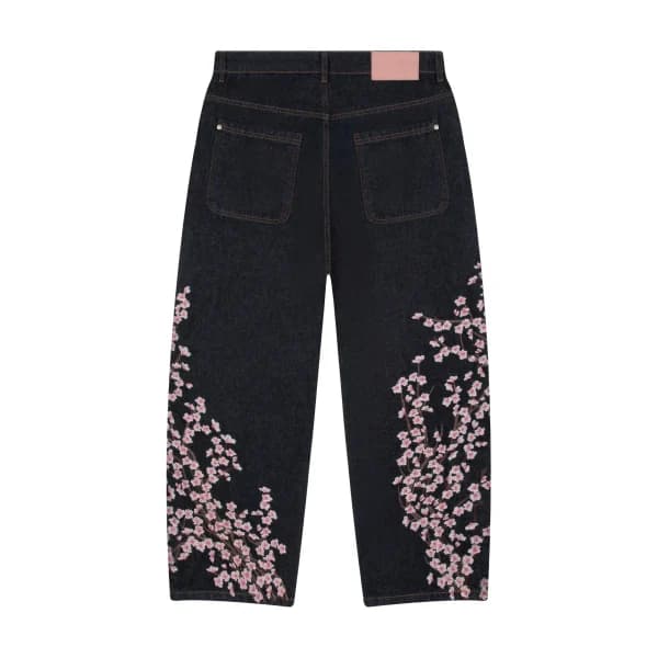 Dershutze Jeans: A Modern Take on Everyday Denim