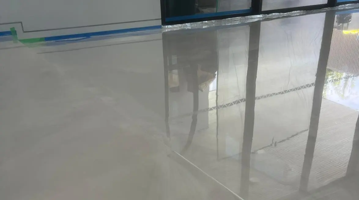 Why Should Industrial Facilities Choose Flake Flooring Systems Today?