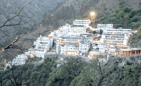 Experience the enhancement of Kashmir Vaishno Devi tour packages