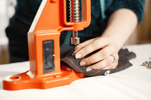 A Beginner's Guide: How to Use a Jigsaw Machine