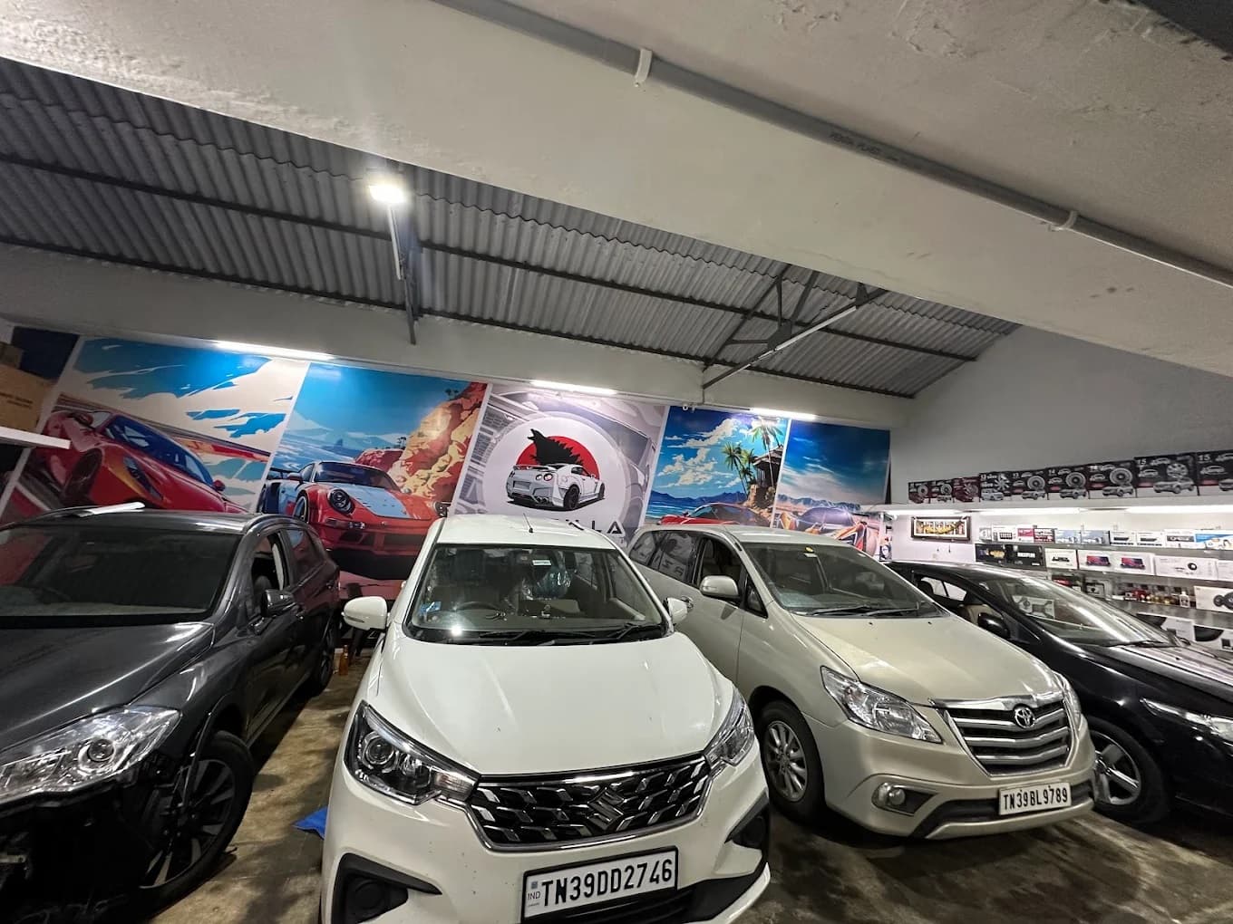 M SQUARE CAR DECORS