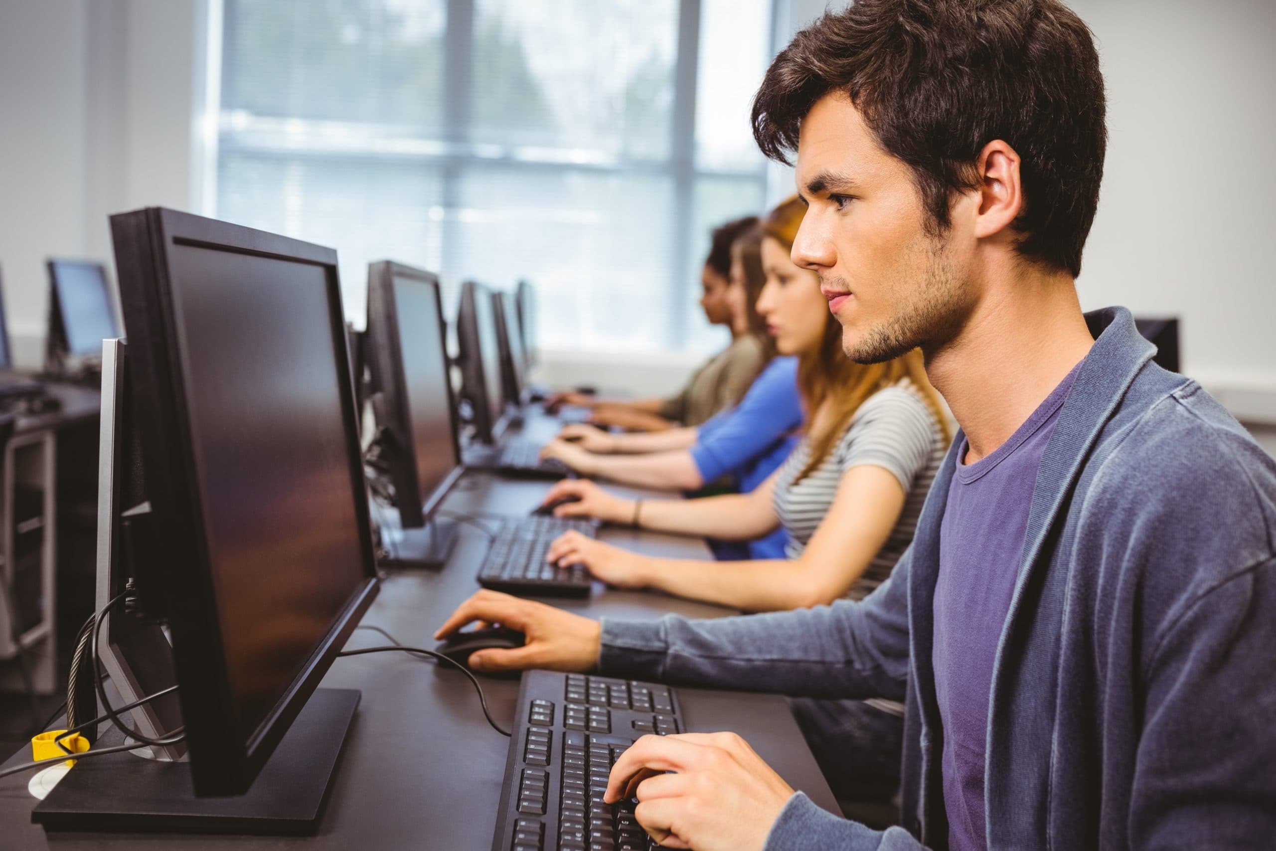 Cursos de informática en Uruguay y de programación. 