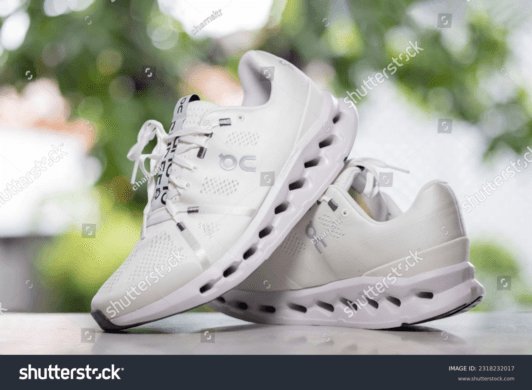 On Cloud Tennis Shoes – From Courtside to Streetside Chic