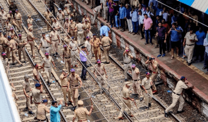 There seems to be some irregularity at first glance, Bombay HC raises questions on Badlapur encounte