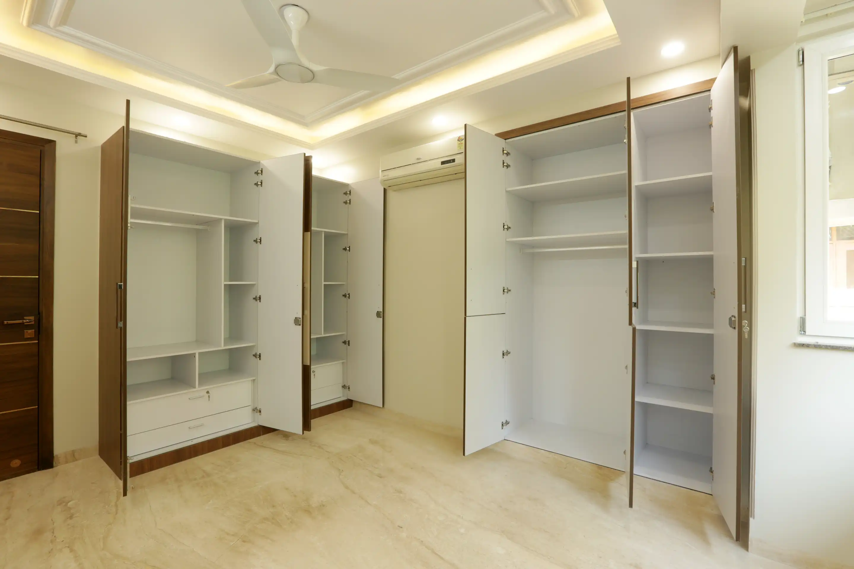 Modular Wardrobe in Gurgaon 