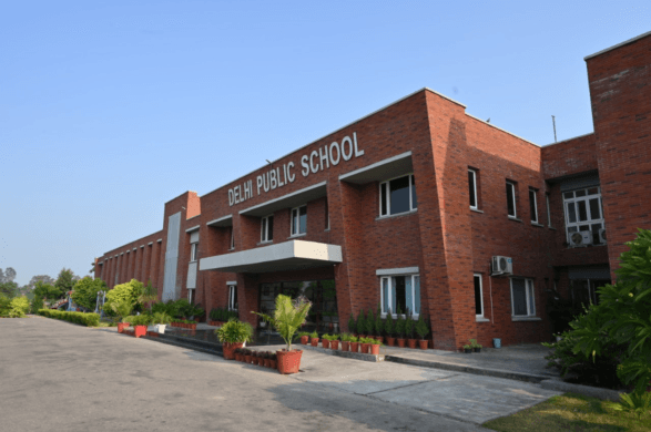 What Advantages Come with Living Close to a School?