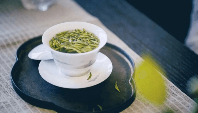 What are the Advantages of Organic Green Tea Over Ordinary Green Tea?