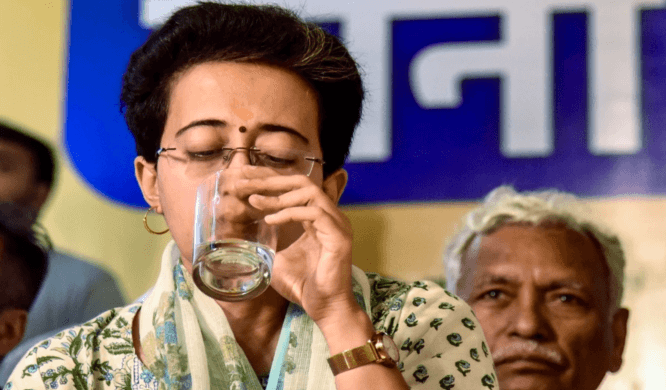 Ruckus over transfer of 5 thousand teachers in Delhi, officers did not listen to the minister, Atish