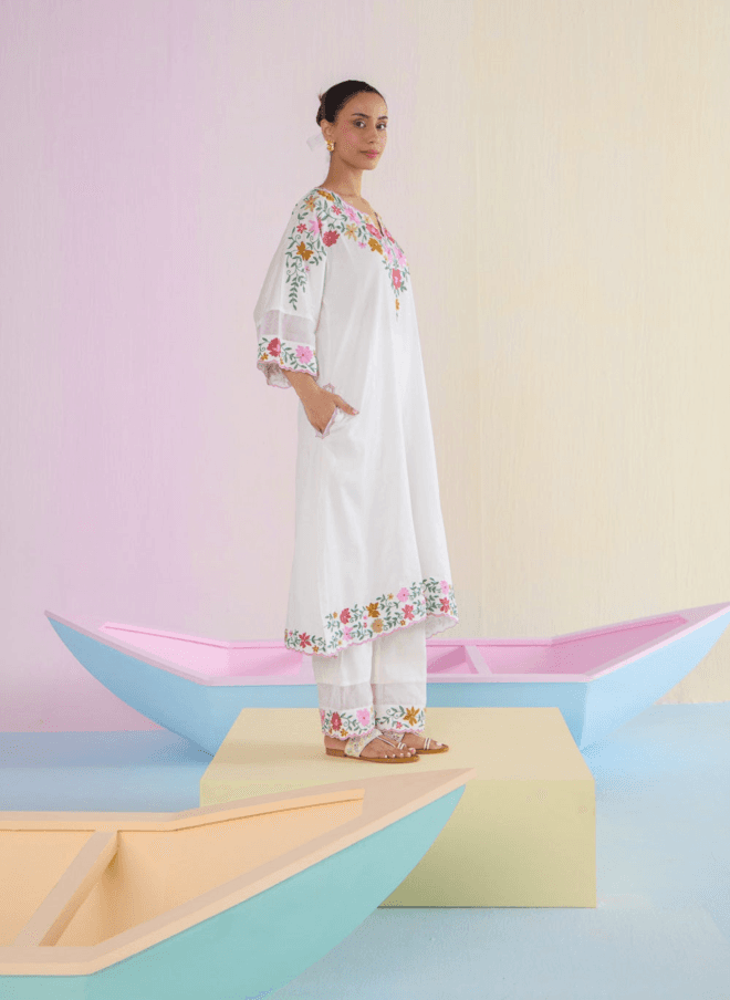 The Ultimate Guide to Styling Your Kashmiri Kurta for Every Occasion