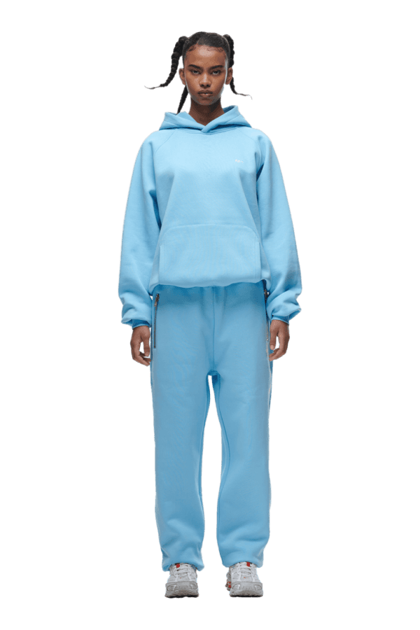 6PM Tracksuit – The Perfect Blend of Comfort, Style