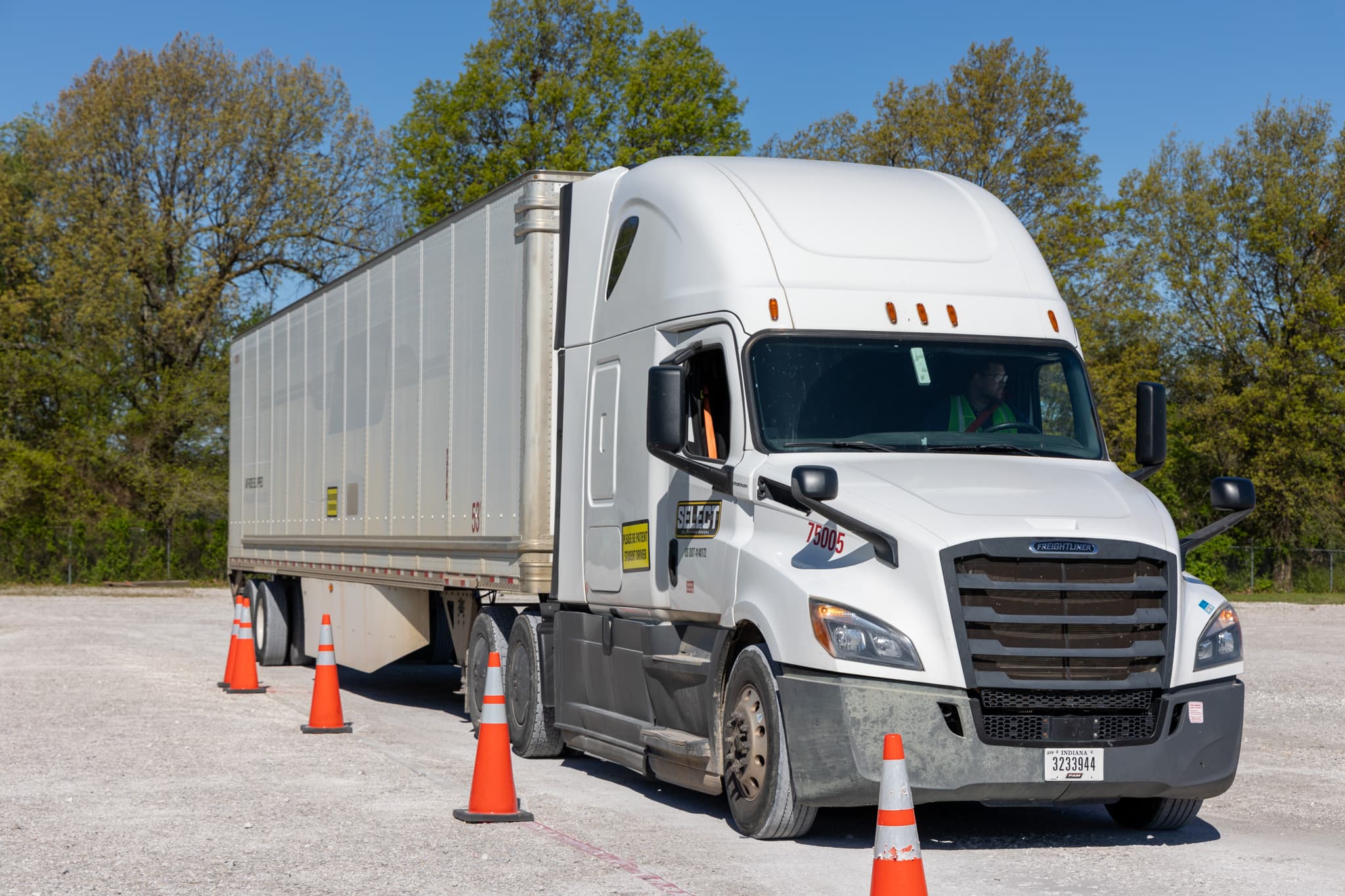 How to Find Used Trailers & Secure Commercial Truck