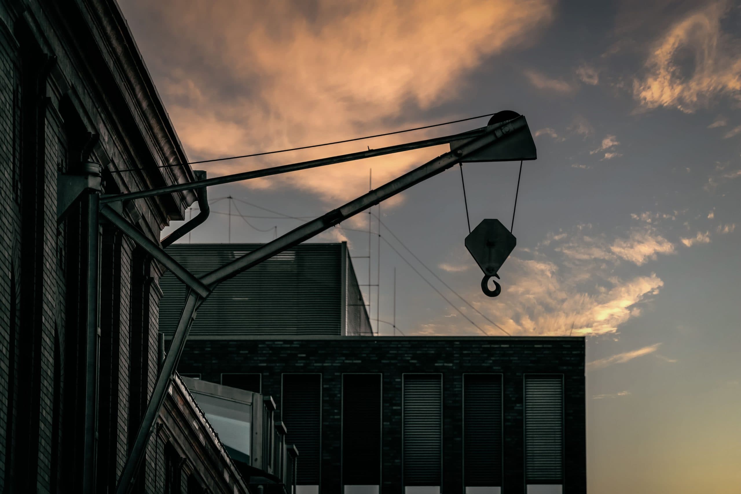 Why Booking Cranes Early in March is Important 