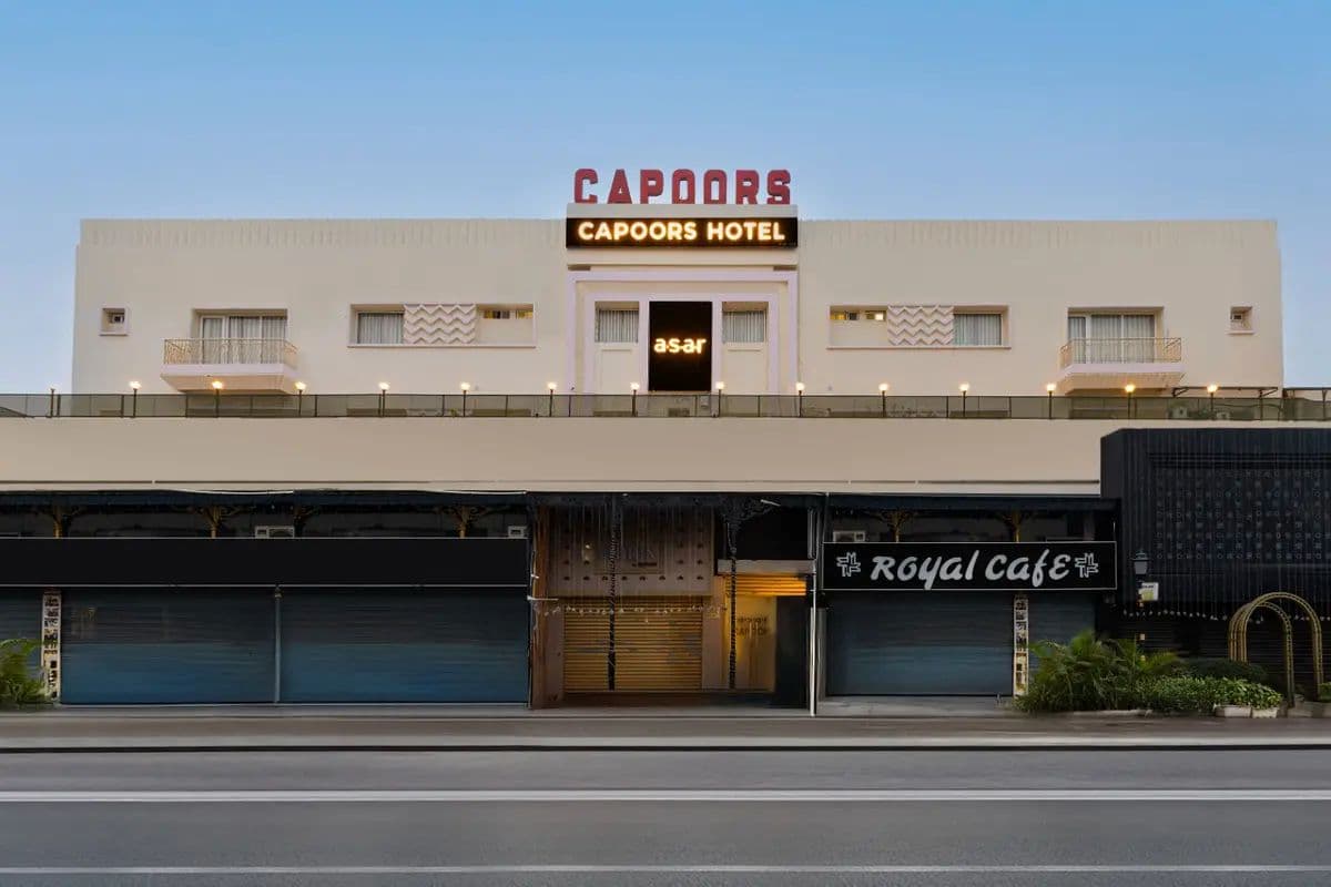 Luxury & Comfort at Asar Capoors Hotel Hazratganj