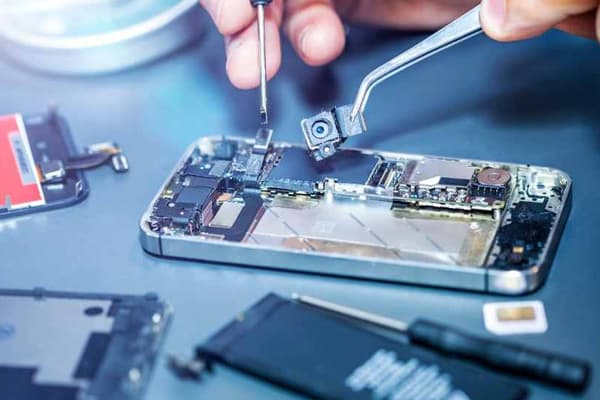 Phone repair services in Pakenham