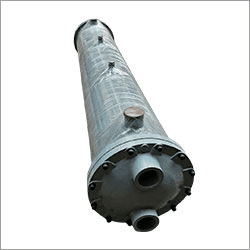 Which is better air cooled or water cooled condenser?