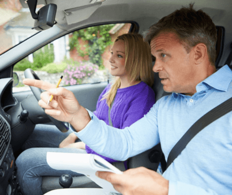 Top 5 Reasons to Choose Manual Driving Lessons and Enhance Your Driving Skills