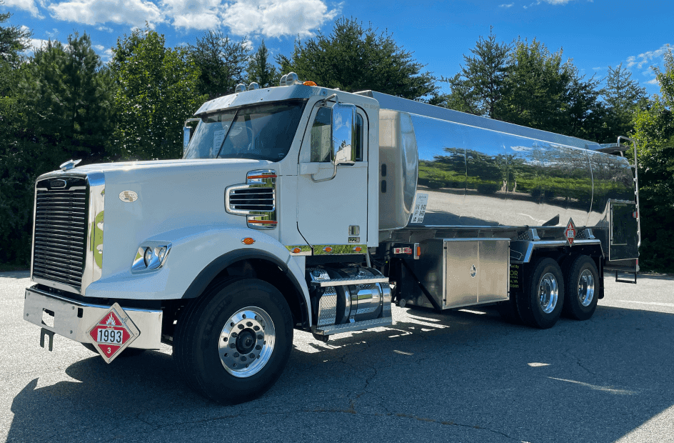 Key Features of a High-Performance Lube Liner Tank Truck