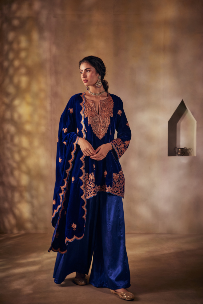 Unveiling the Elegance of Kashmiri Pheran: A Style Statement