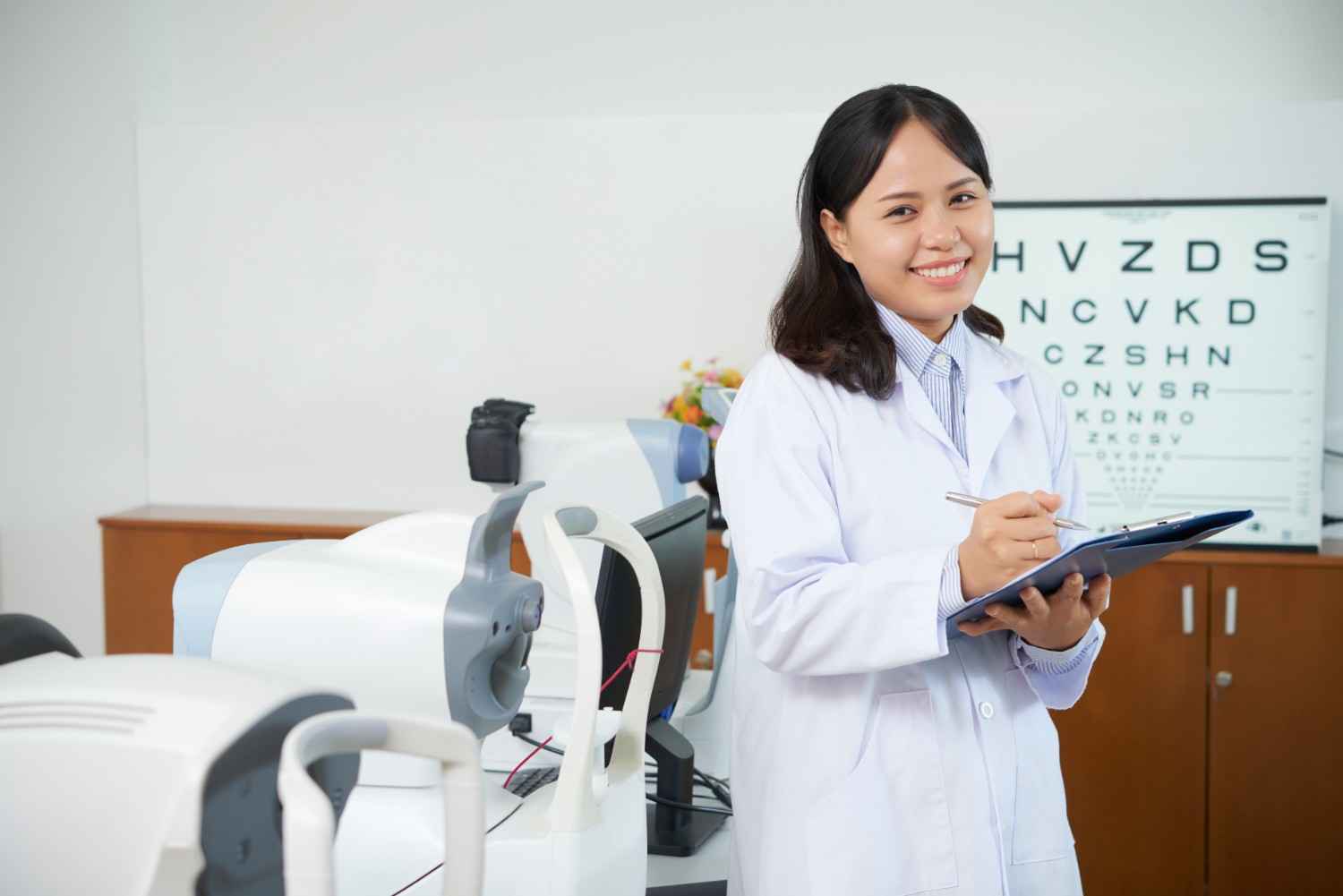 BSc Optometry 2026: Fees, Syllabus & Eligibility
