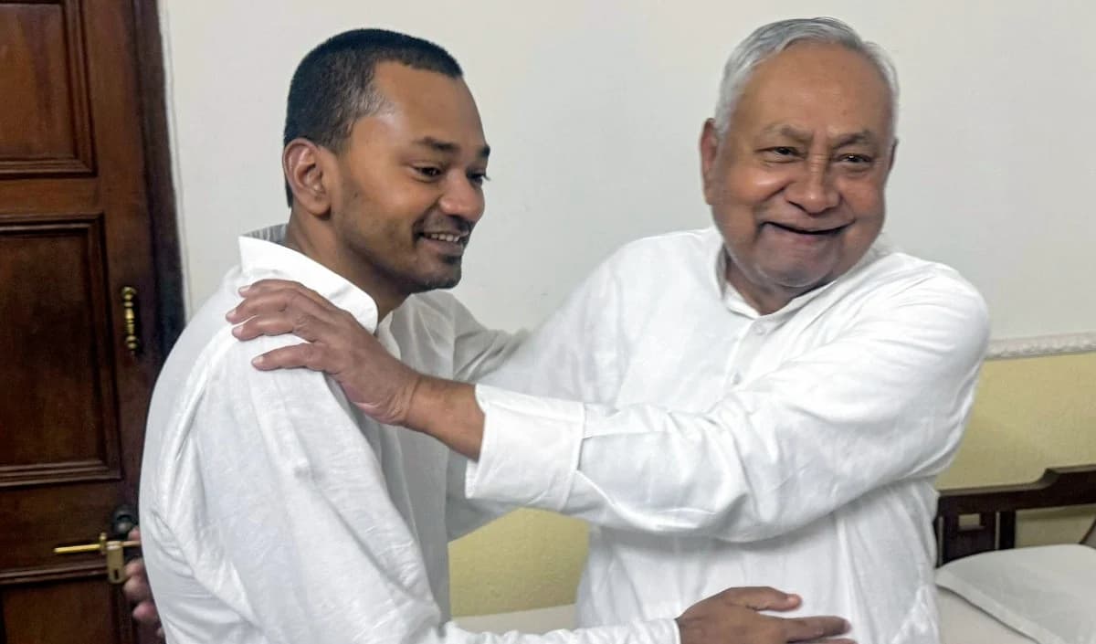 'CM Nishant Kumar' के नारों पर Nitish की मुस्कान, क्या